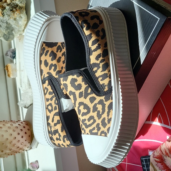 NIB 🐆 Platform leopard print slip-on sneakers - Picture 5 of 12